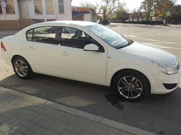  Opel Astra 2008 , 335000 , 