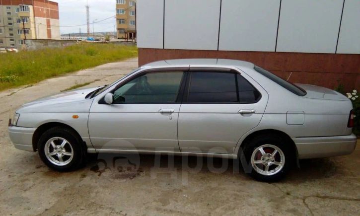  Nissan Bluebird 1998 , 200000 , 