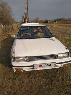Седан Toyota Corona 1987 года, 39000 рублей, Краснощёково