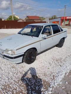 Седан Opel Kadett 1986 года, 100000 рублей, Гвардейское