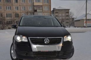    Volkswagen Touran 2010 , 920000 , 
