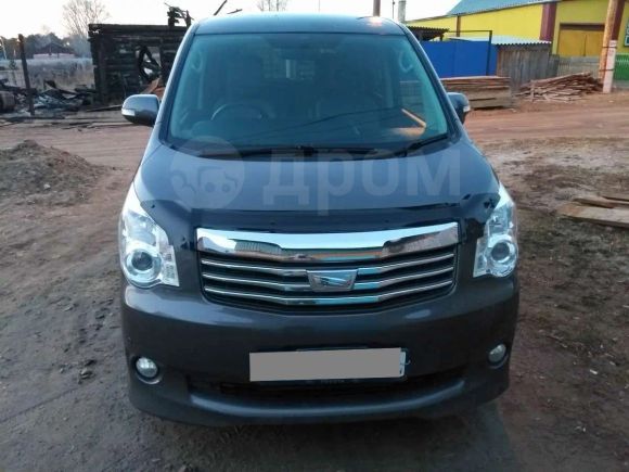    Toyota Noah 2010 , 830000 , 