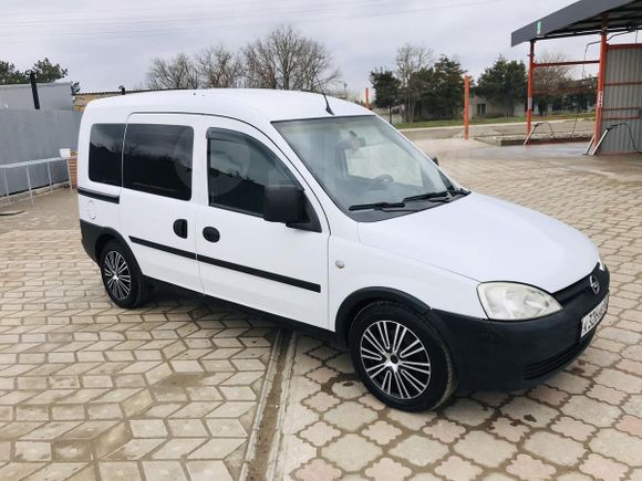    Opel Combo 2006 , 357000 , 