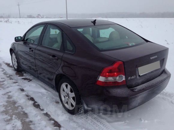  Volvo S40 2004 , 300000 , 