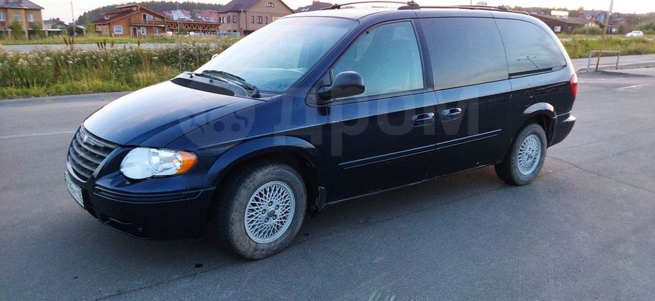    Chrysler Town and Country 2004 , 455000 , 