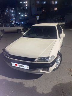 Седан Toyota Carina 2000 года, 260000 рублей, Владивосток