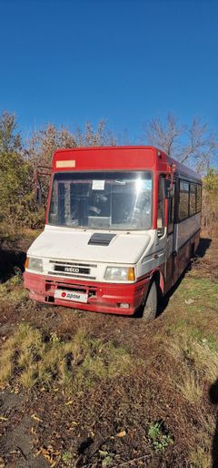 Пригородный автобус Iveco Daily 2001 года, 300000 рублей, Барнаул