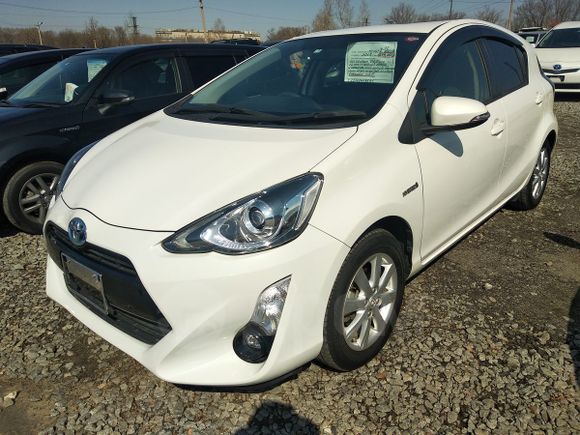  Toyota Aqua 2015 , 699000 , 