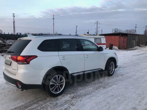 SUV   Mitsubishi Outlander 2018 , 1600000 , 