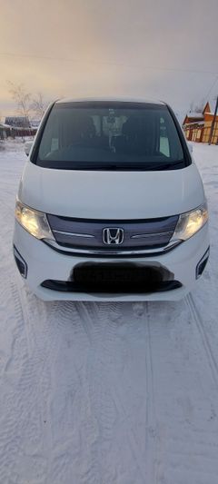 Минивэн или однообъемник Honda Stepwgn 2016 года, 1750000 рублей, Якутск