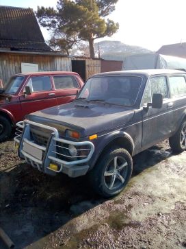 SUV    4x4 2121  2002 , 100000 , -