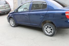 Седан Toyota Echo 2000 года, 485000 рублей, Барнаул