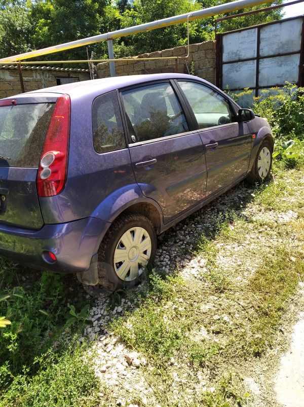  Ford Fiesta 2006 , 260000 , 