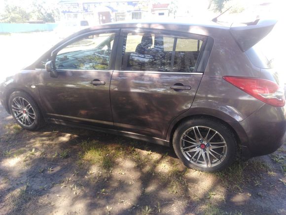  Nissan Tiida 2008 , 400000 , 