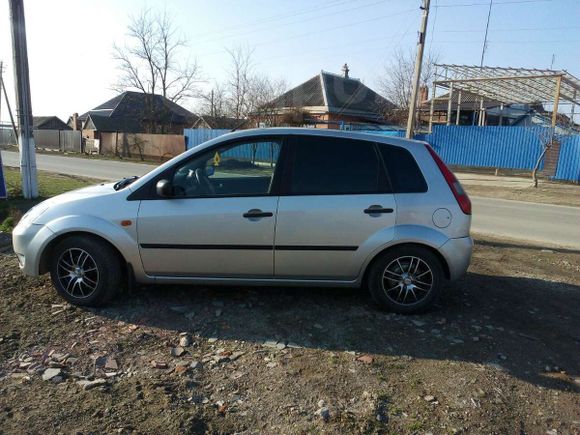  Ford Fiesta 2005 , 245000 , 