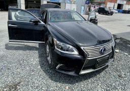 Седан Lexus LS600h 2013 года, 1575000 рублей, Владивосток