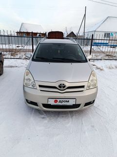 Минивэн или однообъемник Toyota Corolla Verso 2005 года, 750000 рублей, Омск