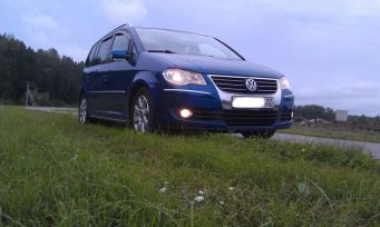    Volkswagen Touran 2007 , 598000 , 