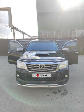  Toyota Hilux 2014 , 2105000 , 