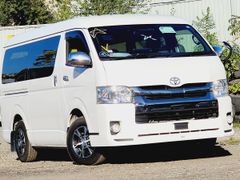 Минивэн или однообъемник Toyota Hiace 2019 года, 4750000 рублей, Владивосток