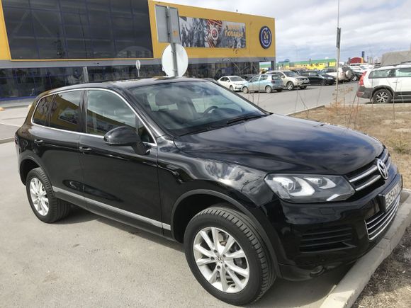 SUV   Volkswagen Touareg 2010 , 1250000 , -