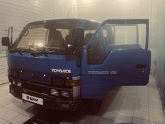 Бортовой грузовик Toyota ToyoAce 1989 года, 390000 рублей, Новобурейский