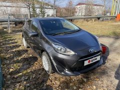 Хэтчбек Toyota Aqua 2017 года, 1200000 рублей, Алдан