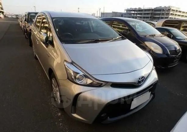    Toyota Prius Alpha 2015 , 890000 , 