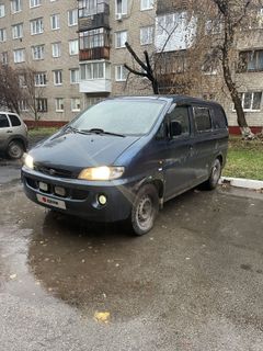 Минивэн или однообъемник Hyundai H1 1999 года, 215000 рублей, Пермь