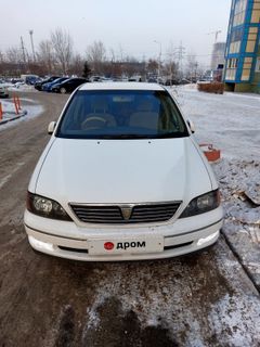 Седан Toyota Vista 2000 года, 460000 рублей, Красноярск