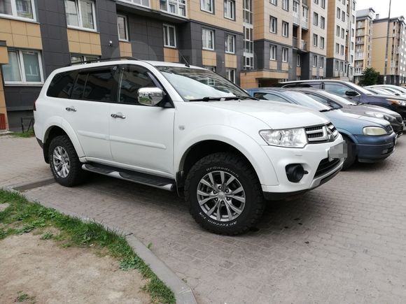 SUV   Mitsubishi Pajero Sport 2014 , 1750000 , -