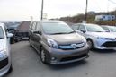    Toyota Isis 2015 , 985000 , 