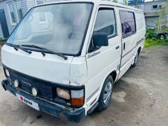 Минивэн или однообъемник Toyota Hiace 1989 года, 139000 рублей, Петрозаводск