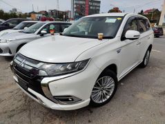 SUV или внедорожник Mitsubishi Outlander 2018 года, 3300000 рублей, Владивосток