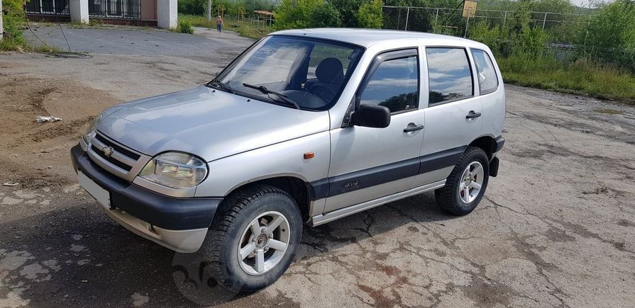 SUV   Chevrolet Niva 2004 , 135000 , 