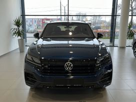 SUV   Volkswagen Touareg 2022 , 9800000 ,  