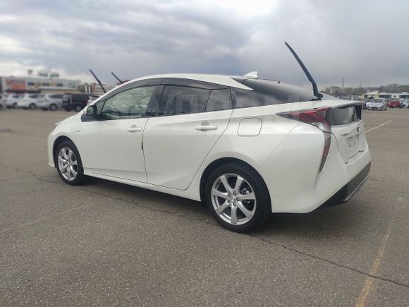  Toyota Prius 2017 , 1377000 , 