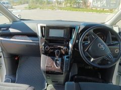 Минивэн или однообъемник Toyota Vellfire 2016 года, 3500000 рублей, Комсомольск-на-Амуре