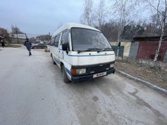 Минивэн или однообъемник Nissan Caravan 1995 года, 260000 рублей, Новосибирск