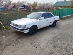Седан Toyota Vista 1988 года, 130000 рублей, Уссурийск