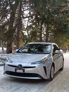 Лифтбек Toyota Prius 2020 года, 2370000 рублей, Томск