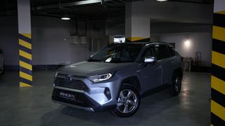 SUV или внедорожник Toyota RAV4 2021 года, 3253000 рублей, Владивосток