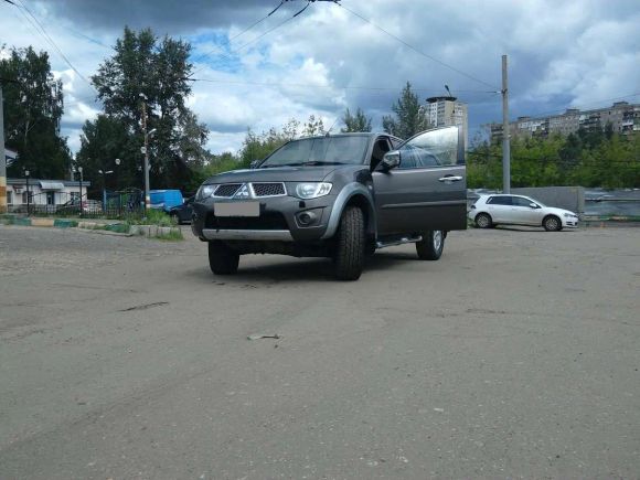  Mitsubishi L200 2011 , 830000 ,  