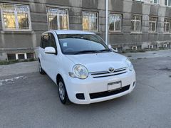 Минивэн или однообъемник Toyota Sienta 2011 года, 1058000 рублей, Иркутск