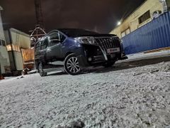 Минивэн или однообъемник Toyota Esquire 2015 года, 2200000 рублей, Челябинск