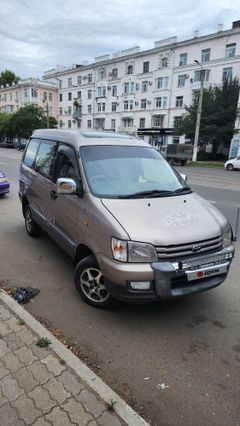 Минивэн или однообъемник Toyota Lite Ace Noah 1998 года, 549000 рублей, Комсомольск-на-Амуре
