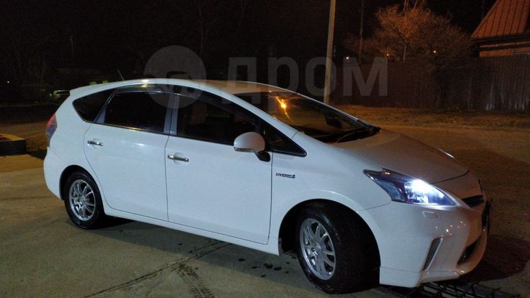    Toyota Prius Alpha 2012 , 805000 , 