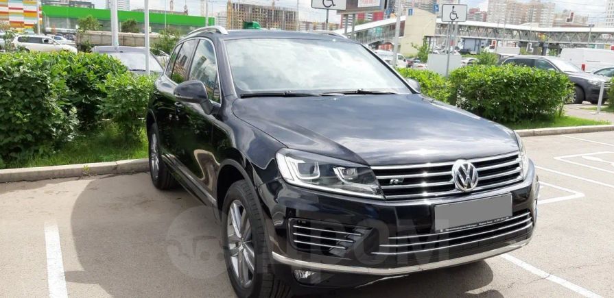 SUV   Volkswagen Touareg 2016 , 2400000 , 