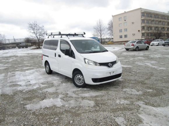    Nissan NV200 2010 , 625000 , 