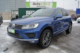 SUV или внедорожник Volkswagen Touareg 2016 года, 3499000 рублей, Киров
